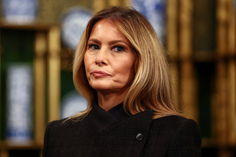 melania_7d89cc6fdc5d27f7.jpg