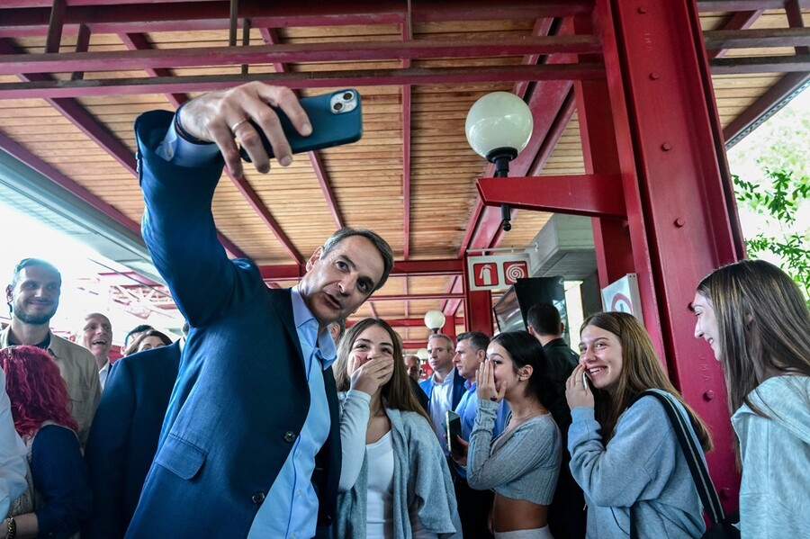 mitsotakis3_b7ae9296a5058ae1.jpg