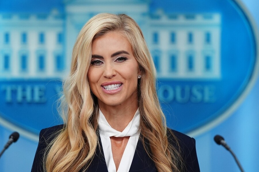 white_house_14b31e3b6651a3c0.jpeg