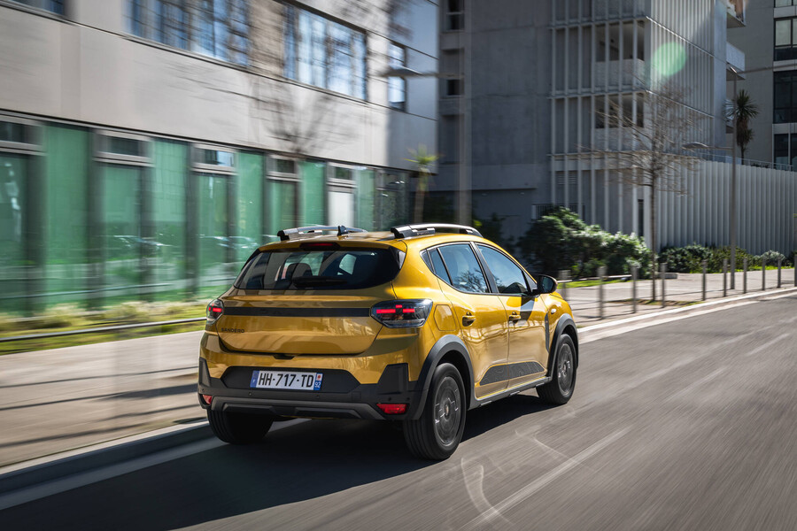dacia_sandero_stepway_iii_-_eco-g120_-_extrême_version_2_a3fe49b4278c8912.jpg