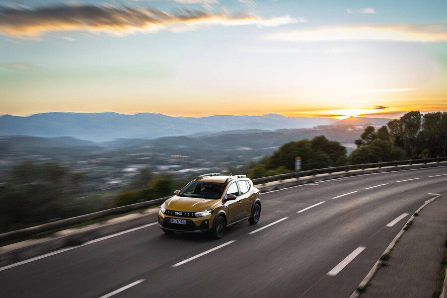 dacia_sandero_stepway_iii_-_eco-g120_-_extrême_version_3_ace29b232780f53b.jpg