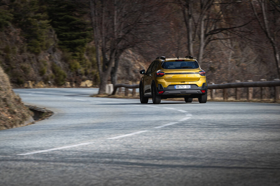 dacia_sandero_stepway_iii_-_eco-g120_-_extrême_version_9_43e4b54ffb46a119.jpg