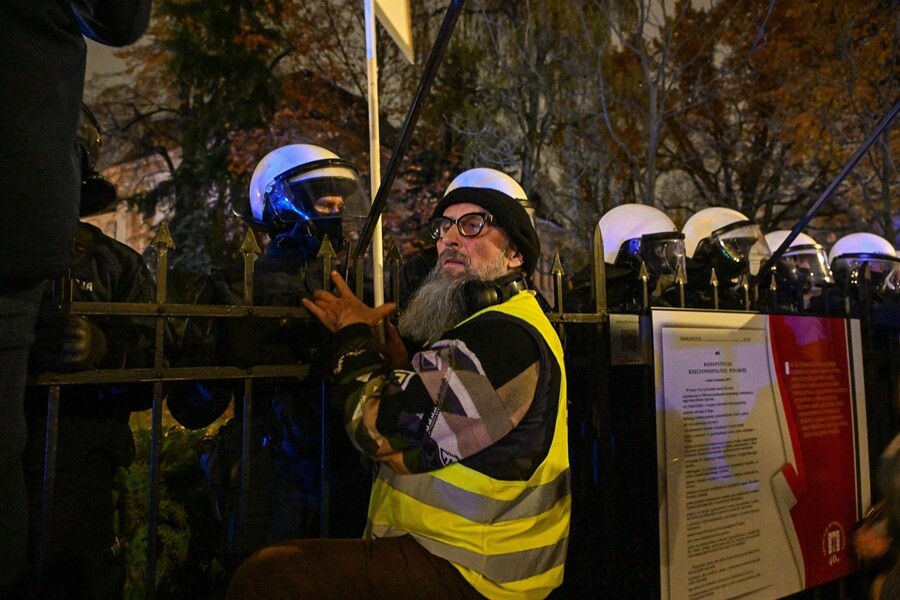 poland7_48ea5d7ee45e027b.jpg