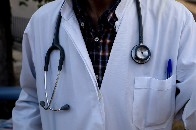 ΠΟΕΔΗΝ: Απαράδεκτη η απόφαση μετακίνησης προσωπικού νοσοκομείων σε ιδιωτικές κλινικές