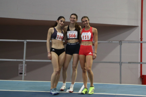 Μεγάλο πανελλήνιο ρεκόρ από την Ελένη Ιακωβάκη στα 400 μ. στον κλειστό στίβο