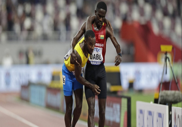 Παγκόσμιο στίβου: Το fairplay προσωποποιήθηκε στην Ντόχα! (vid)