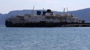 Επανεκκίνηση των ναυπηγείων της Σύρου. Το πρώτο πλοίο μπήκε για δεξαμενισμό