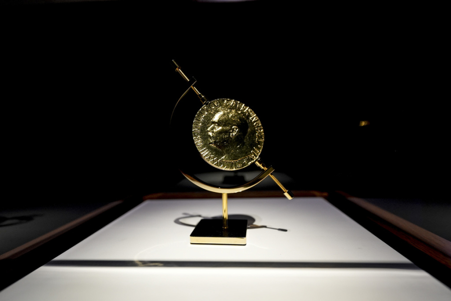 Έφθασε η ώρα για το Νόμπελ Ειρήνης, αουτσάιντερ ο «ειρηνοποιός» Τραμπ