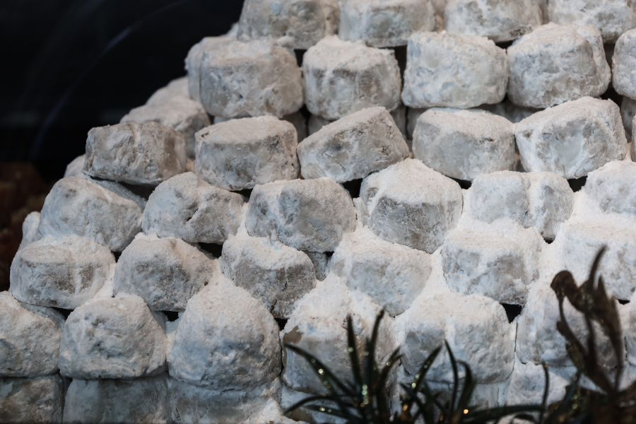 Η πιο εύκολη συνταγή για αφράτους κουραμπιέδες