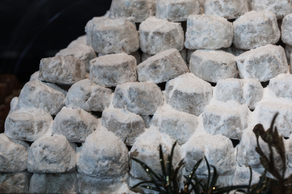 Η πιο εύκολη συνταγή για αφράτους κουραμπιέδες