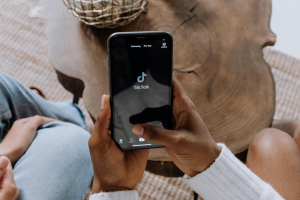 Τέλος το TikTok από αύριο στις ΗΠΑ - Ο Τραμπ ζητά χρόνο για να βρεθεί λύση