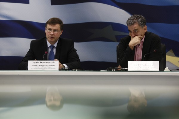 Ντομπρόβσκις: "Η Κομισιόν θα αναλάβει να γίνουν οι 32 μεταρρυθμίσεις μετά το Μνημόνιο"