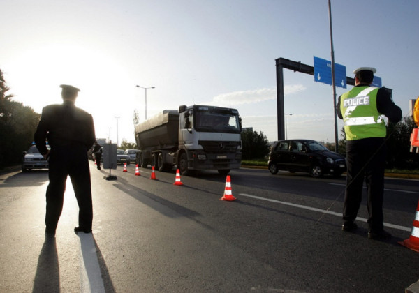 Κυκλοφοριακές ρυθμίσεις σε δήμους της Αττικής - Σε ποιες περιοχές θα κλείσουν οι δρόμοι