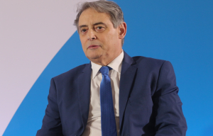 Ιορδάνης Χασαπόπουλος: «Έκανα τρεις δουλειές για να τα καταφέρω όταν έγινα πατέρας» (βίντεο)