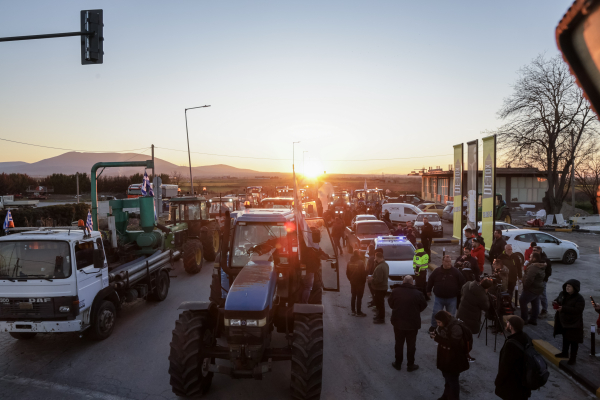 Παραμονή Πρωτοχρονιάς: Πώς θα γίνει το ταξίδι στην Εθνική Οδό - Ανοιχτά τα μπλόκα