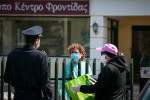 Κορονοϊός: Σαφάρι ελέγχων σε οίκους ευγηρίας και οικισμούς Ρομά