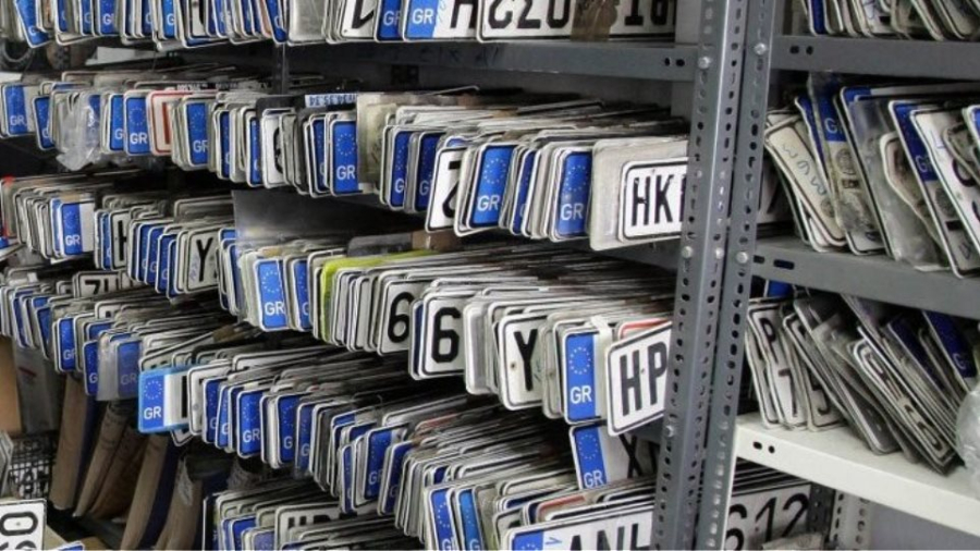 Ευρωεκλογές 2024: Επιστροφή πινακίδων από τον Δήμο Αθηναίων