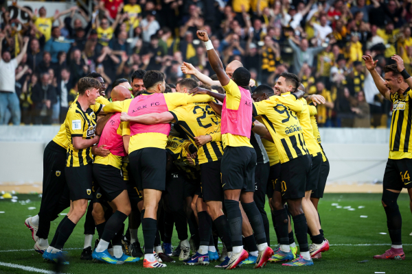 Super League: Φουλάρει για πρωτάθλημα η ΑΕΚ, σάρωσε τον ΠΑΟΚ (3-0)