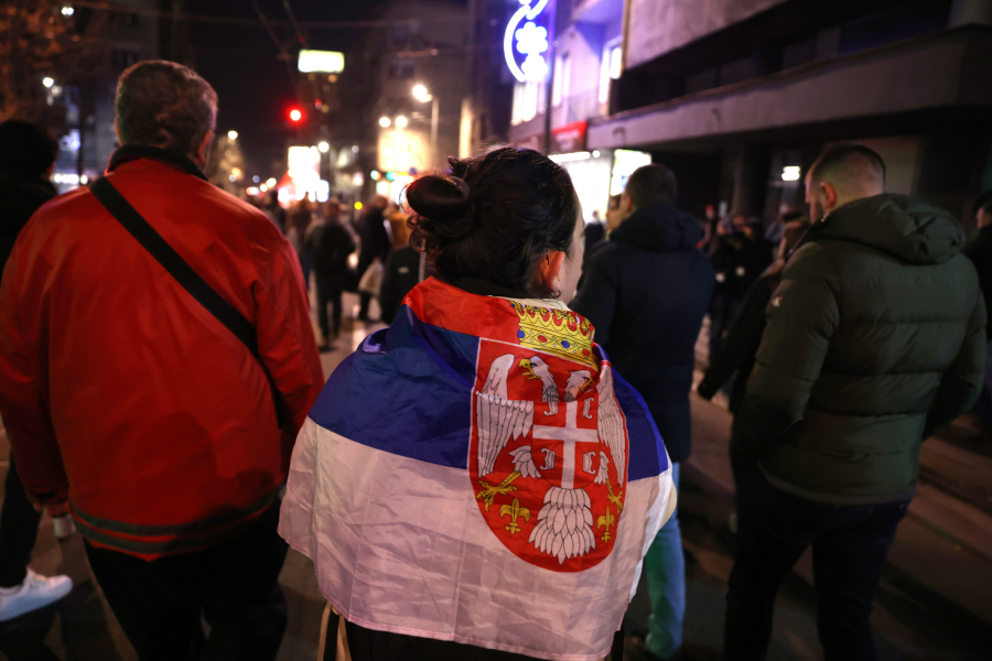 Σε κίνδυνο η δημοκρατία στη Σερβία: «Οι μυστικές υπηρεσίες άφησαν παράλυτο ηγέτη της αντιπολίτευσης»