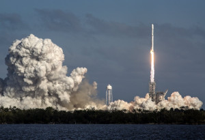 Ιστορική στιγμή: Το SpaceX στον διαστημικό σταθμό