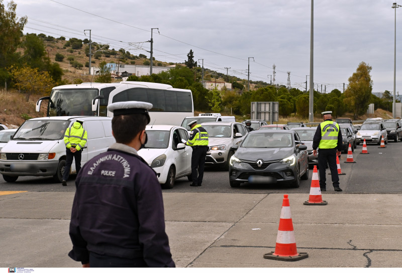 Μπλόκα στα διόδια και σήμερα, μεταβολή και... πίσω για όσους «πιάνονται» χωρίς τα απαραίτητα έγγραφα