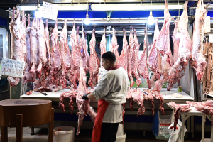 Πάσχα 2026: Πόσο πωλείται σήμερα το αρνί σε Βαρβάκειο και σούπερ μάρκετ