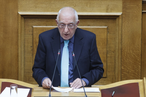 Κακλαμάνης σε ΠΑΣΟΚ για προ ημερησίας: «Δεν παραβιάζεται ο Κανονισμός – Έχει επαναληφθεί στο παρελθόν»