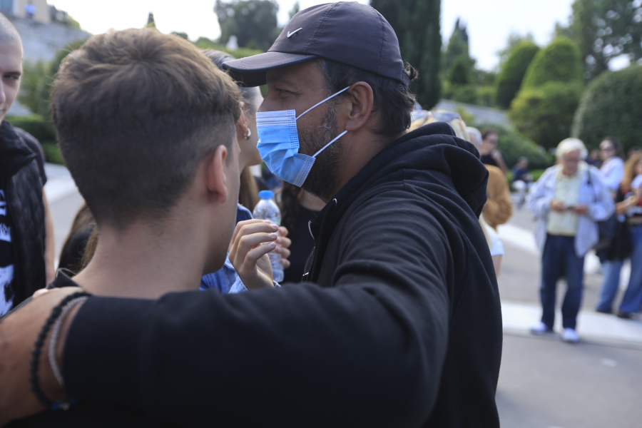 Σε ετοιμότητα το ΕΚΑΒ για τον απεργό πείνας Πάνο Ρούτσι