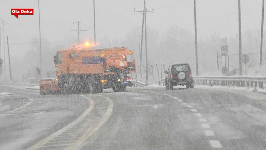 Στα λευκά η Βόρεια Ελλάδα - Πού εντοπίζονται προβλήματα σε όλη τη χώρα