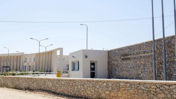 ΠΟΕΔΗΝ: Τραγικές οι ελλείψεις προσωπικού στο νοσοκομείο της Σαντορίνης