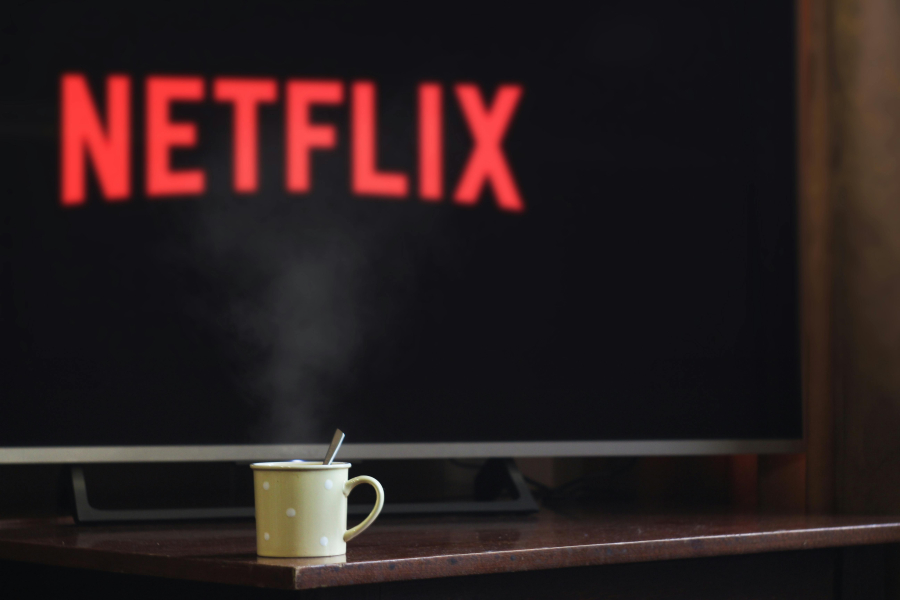 Το Netflix πετυχαίνει ρεκόρ συνδρομητών και... αυξάνει τις τιμές του - Σε ποιες χώρες