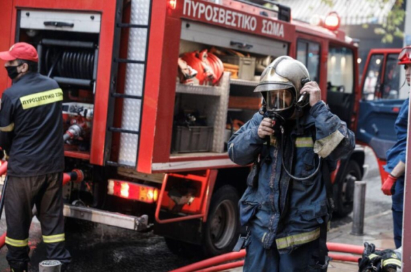 Θεσσαλονίκη: Ηλικιωμένος εντοπίστηκε χωρίς τις αισθήσεις του μετά από φωτιά σε διαμέρισμα
