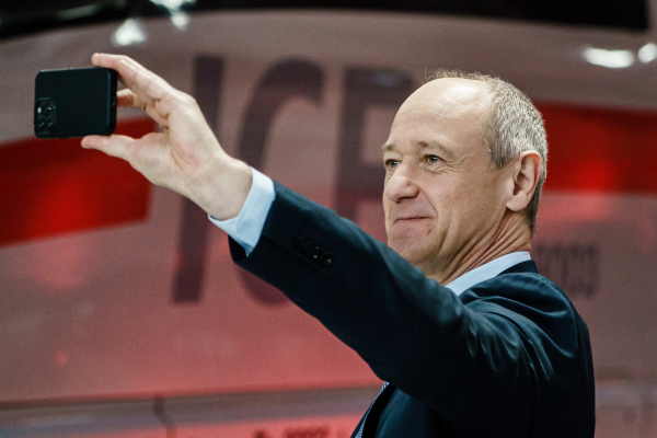 Siemens: «Καταδικάζουμε τον πόλεμο στην Ουκρανία - Αποχωρούμε από τη Ρωσία»