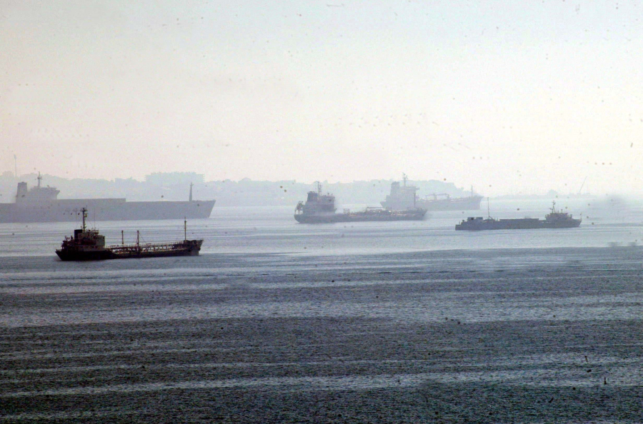 Συναγερμός: Επείγον σήμα για ελληνικά πλοία της Ερυθράς υπό την σκιά των ανταρτών Χούθι