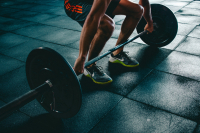 10 ασκήσεις που κάθε άνδρας άνω των 40 ετών θα πρέπει να κάνει για δύναμη και μακροζωία