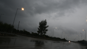 Συνεχίζει να σαρώνει τη χώρα η κακοκαιρία και το Σάββατο - Ποιες περιοχές θα βρεθούν στο επίκεντρο