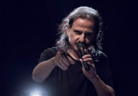 Ο Πάνος Κατσιμίχας κάνει «Φλας μπακ» στα «Ζεστά Ποτά»: Ακούστε το νέο τραγούδι - έκπληξη