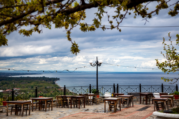 Καιρός Αγίου Πνεύματος 2023: Ποιες περιοχές θα έχουν καλοκαίρι με 30αρια