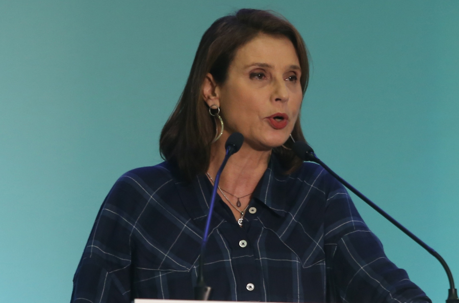 Διχασμός για την Μπατζελή