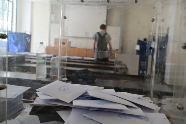 Οι αντισυστημικοί περισσότεροι από τους συστημικούς! Πώς αυτοχαρακτηρίζονται οι ψηφοφόροι