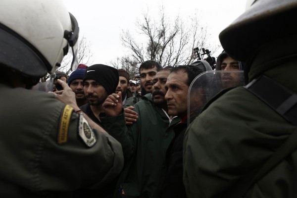 Έφοδος των ΜΑΤ στο hot spot της ΒΙ.ΑΛ στη Χίο