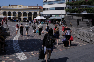 «Καμπανάκι» λοιμωξιολόγων: Αύξηση 41% στους νοσηλευόμενους σε μία εβδομάδα, ίσως και πάνω από 20.000 κρούσματα σύντομα