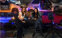 GNTM 7: Μοντέλα στον αέρα με vintage outfits και μία φωτογράφιση σε μάντρα αυτοκινήτων