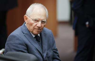 Ο Σόιμπλε επαναφέρει στην ατζέντα το Grexit και ζητά νέα μέτρα