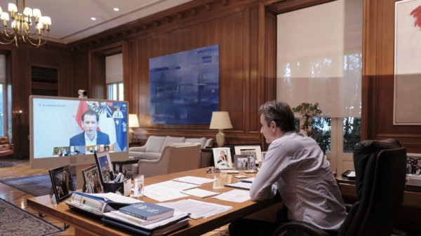 Τηλεδιάσκεψη Μητσοτάκη με Κουρτς, Νετανιάχου και 4 ακόμη ηγέτες για τον κορονοϊό