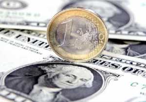 Οριακή πτώση το ευρώ στην αγορά συναλλάγματος