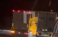 Κρήτη: Επικίνδυνη προσπέραση νταλίκας λίγο πριν την είσοδο τούνελ (video)