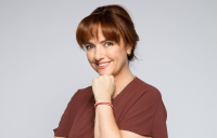 «Να μ’ αγαπάς» - Αλίνα Κοτσοβούλου: «Θα μας διώξει όλους από το σπίτι ο Θεόφιλος»