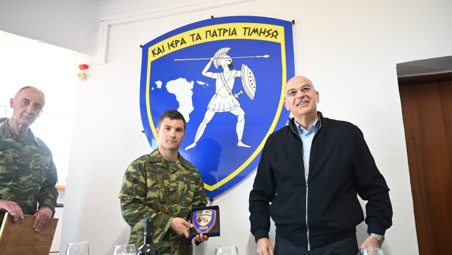 Νίκος Δένδιας: Στο επιτηρητικό φυλάκιο Παναγιάς Οινουσσών ο υπουργός Εθνικής Άμυνας