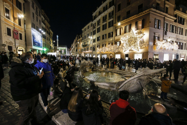 Ιταλία: Με 111 νεκρούς από κορονοϊό ξεκίνησε το 2022 - Αντιεμβολιαστής κινδυνεύει να χάσει το χέρι του